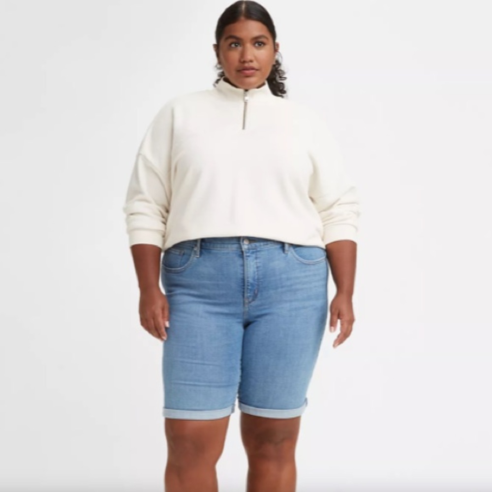 Levi’s Classic Bermuda Women’s Shorts Medium Wash Size 18W - Picture 13 of 16
